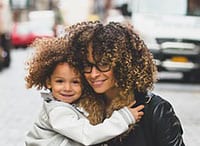 Krauses Haar ist auch als Afro-Haar bekannt